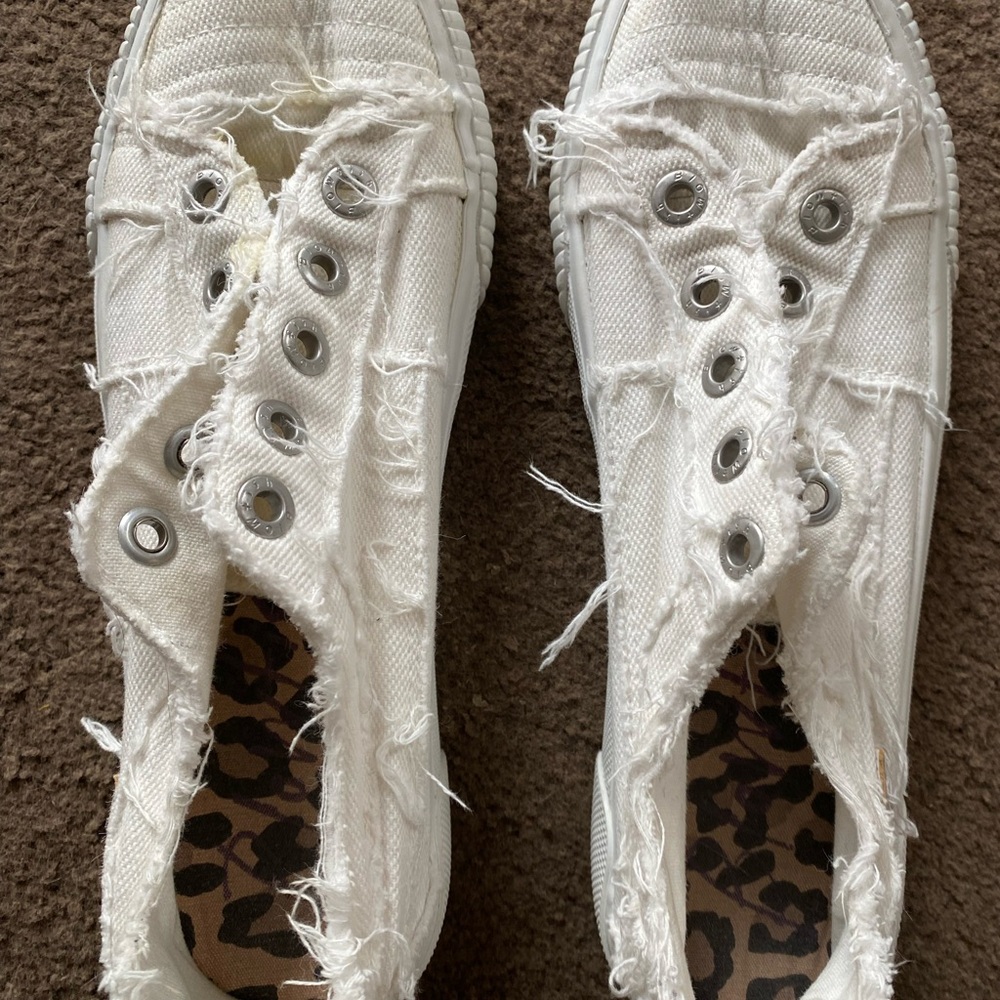 Blowfish White Canvas Sneakers with Metal Eyelets